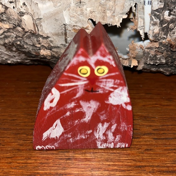 Folk art hand cut & painted wooden cats - Picture 6 of 13